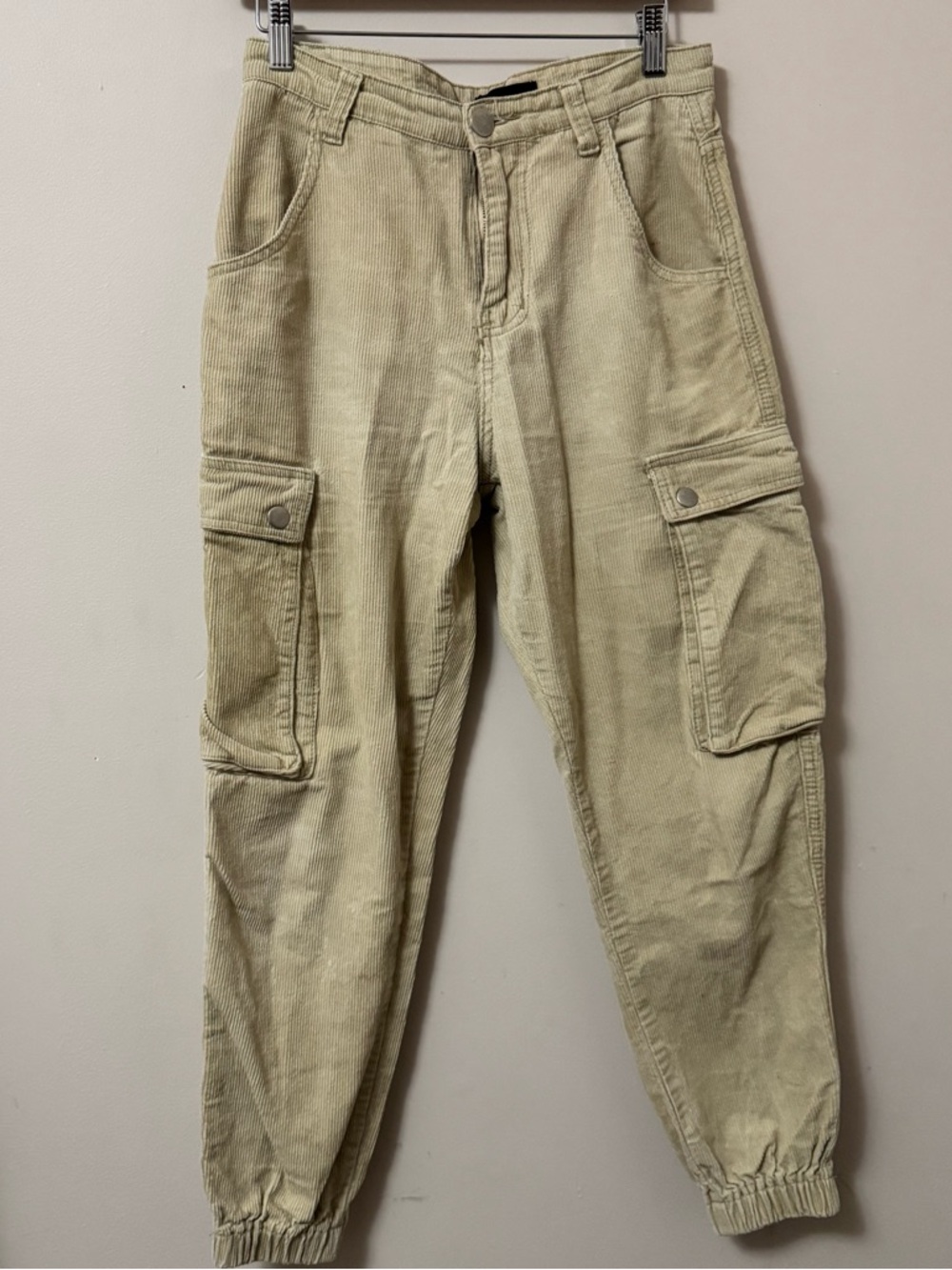 Pretty little thing(6)woman’s tan beige corduroy ankle casual cargo jogger pants